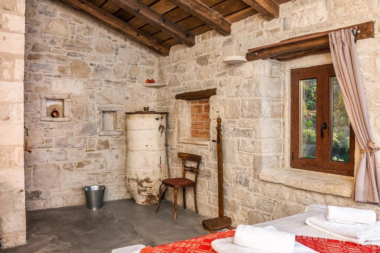Kamihis Farm House Experience Zaros Bagian luar foto