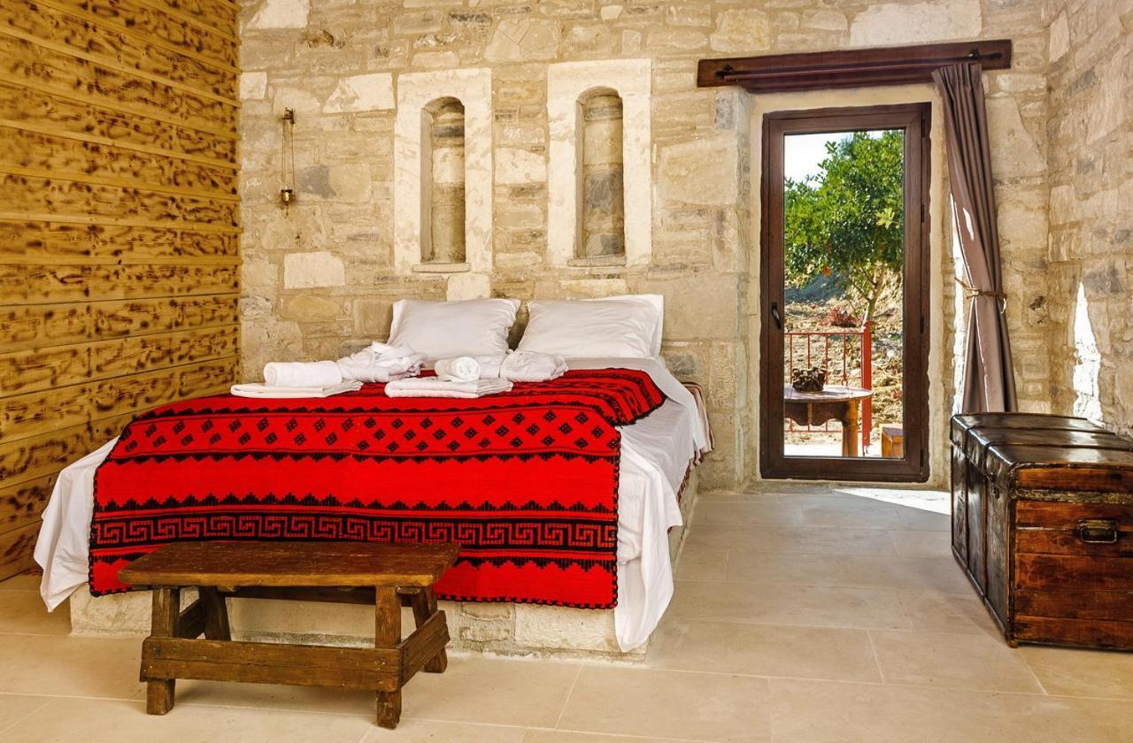 Kamihis Farm House Experience Zaros Bagian luar foto