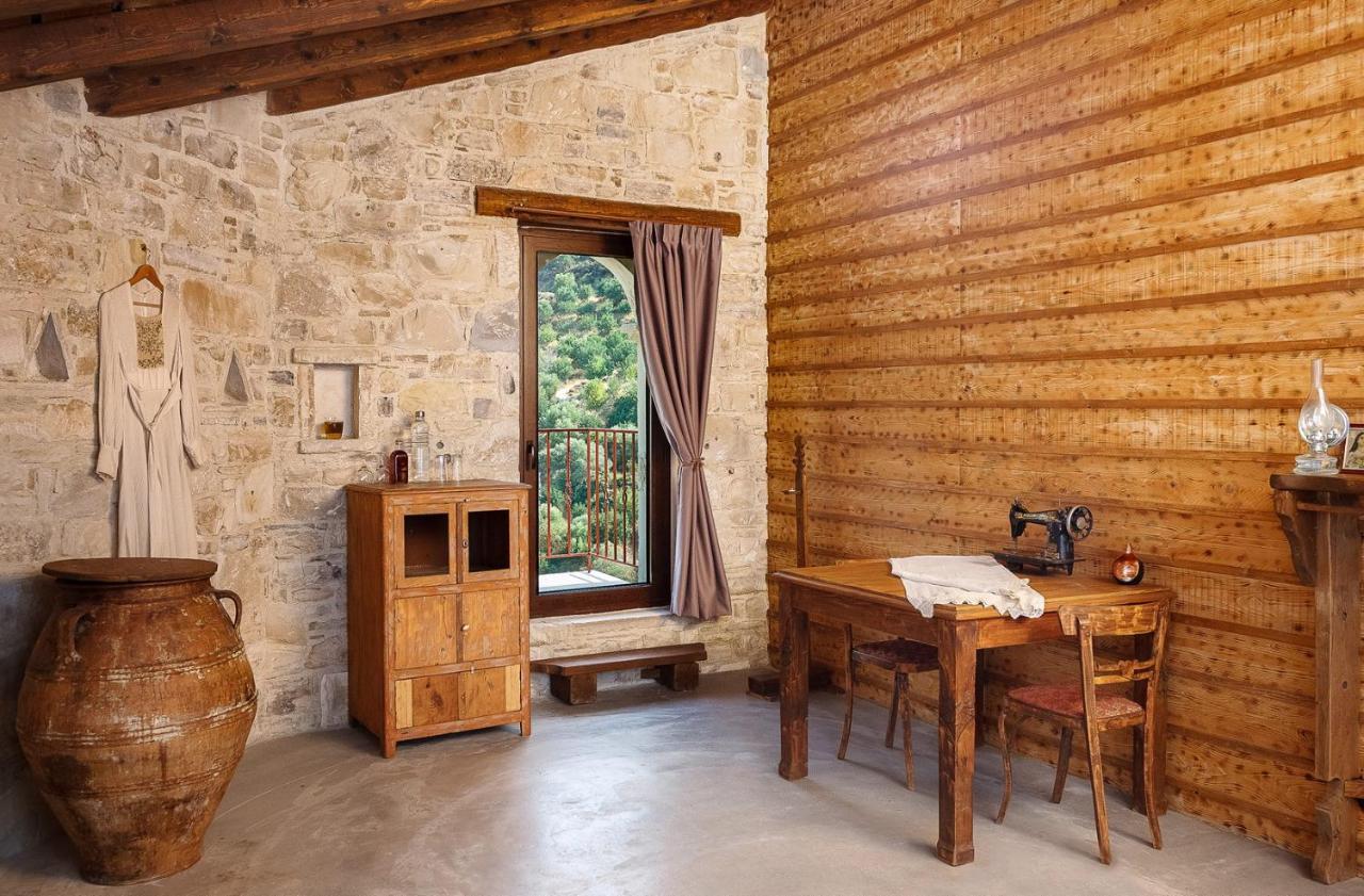 Kamihis Farm House Experience Zaros Bagian luar foto